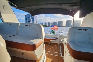 Yacht cruise Biscayne Bay, Miami Beach and Sand bar. 40Ft
