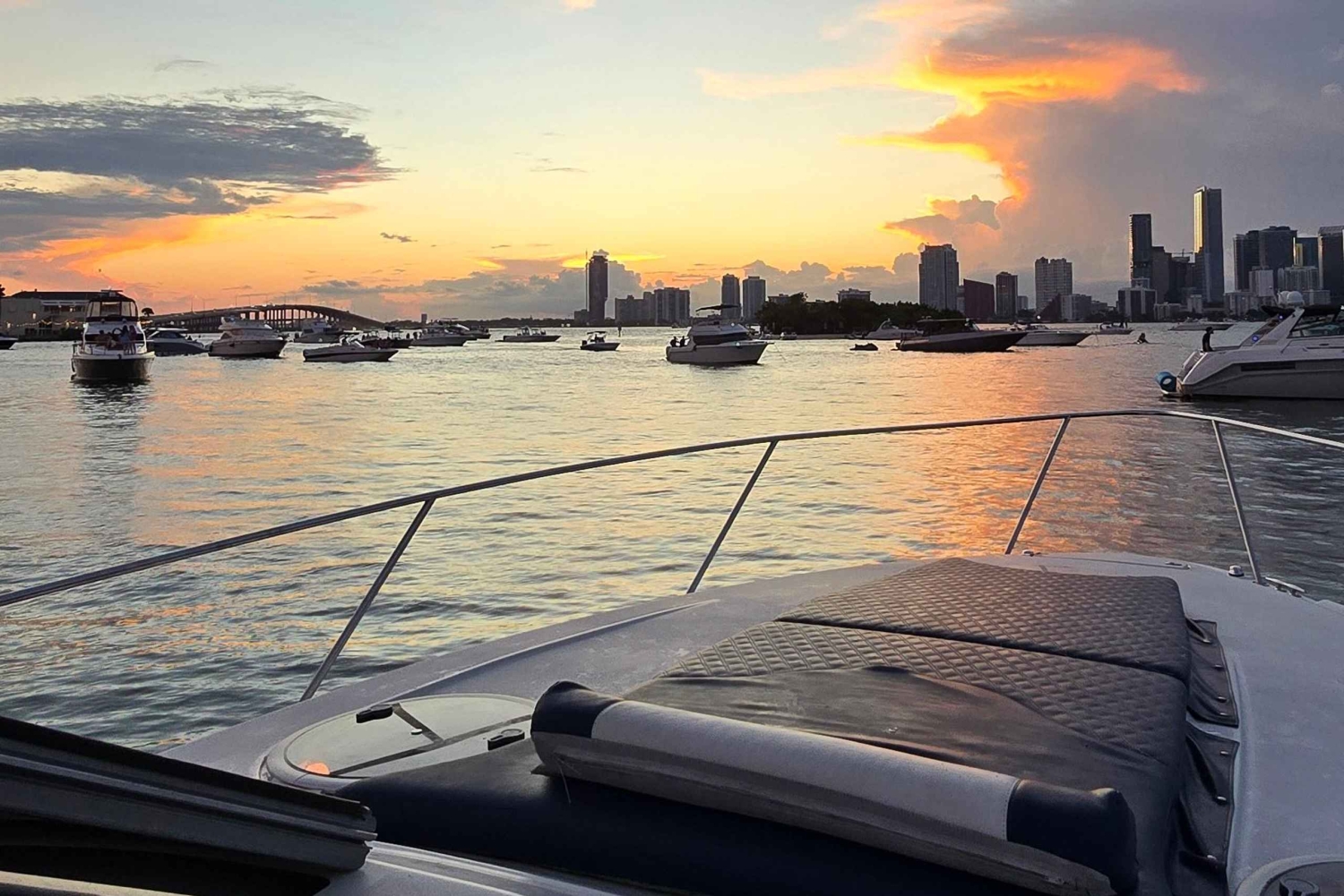 Crucero en yate por la Bahía de Biscayne, Miami Beach y Sand bar. 42 pies