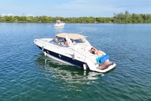 Yacht in Miami für bis zu 12 Personen