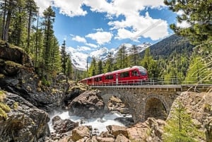 Milano: Biglietti per il treno del Bernina e del ghiacciaio e tour di Sankt Moritz