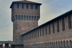 Visita guiada à Torre Branca e ao Castelo Sforza