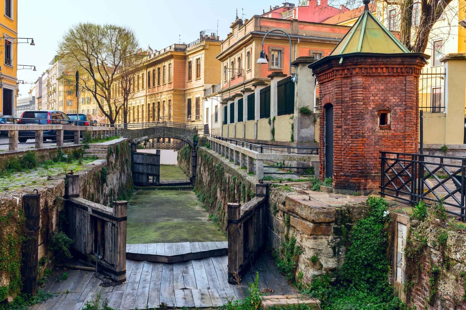 Brera Gallery Tour & Walk Through Historic Brera District