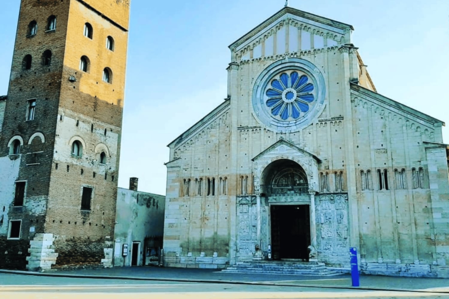 ミラノから電車で：ヴェローナのセルフガイドツアー