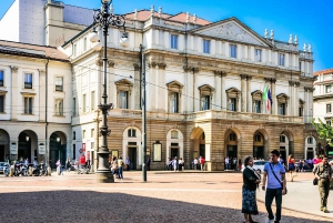 Odkryj legendarną scenę i oszałamiające foyer La Scali