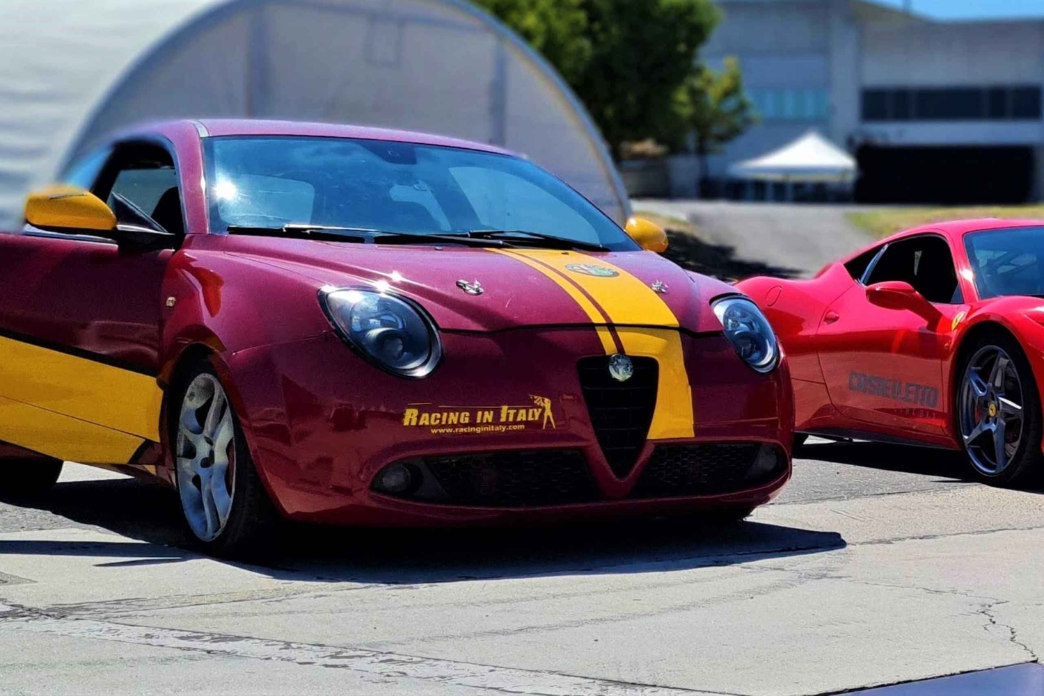 Kjør en Ferrari 458 OG Alfa Romeo på en racerbane inkl. video