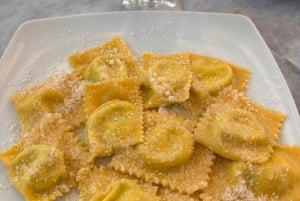 Parman ruokakierros: Parmigiano Reggiano & Prosciutto di Parma