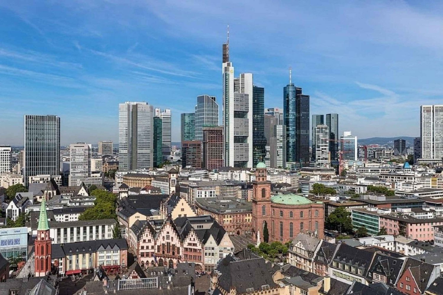 Frankfurt: Private transfer Frankfurt Airport & City Centre