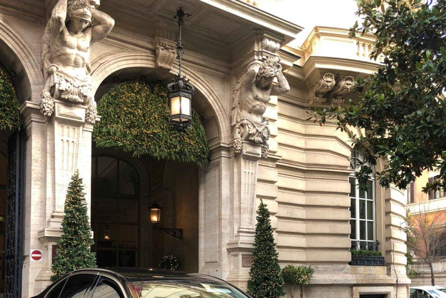 Desde el centro de Bellagio : Traslado privado de ida a Milán