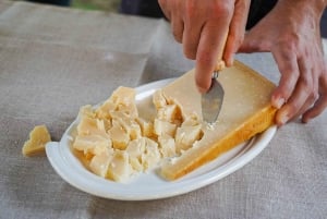 Från Bologna/Milano/Florens till Parma i 1:a klass: Parmigiano och Prosciutto DOP