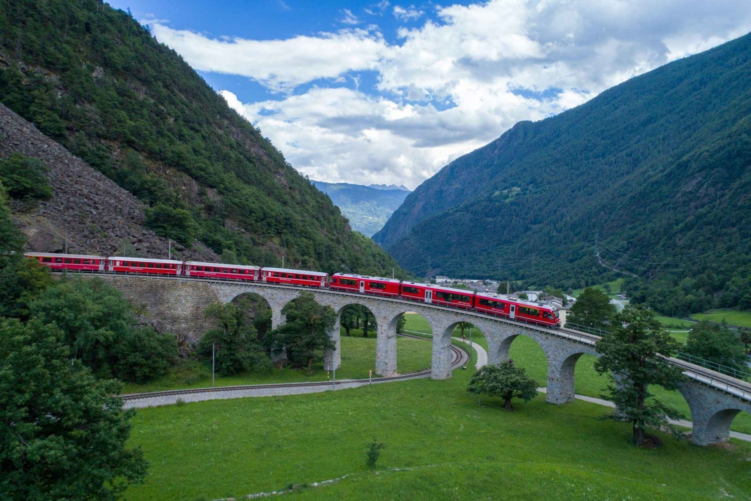 Von Mailand: Bernina Express Zug und St. Moritz Tour