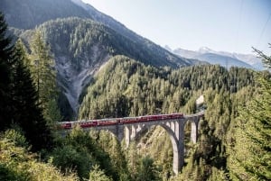 Von Mailand: Bernina Express Zug und St. Moritz Tour