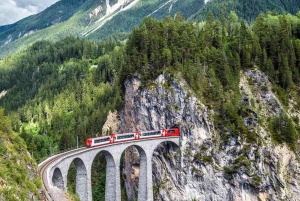 Desde Milán: Tren Rojo Bernina a St Moritz Tour guiado