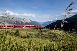 Från Milano: Bernina-tåget dagsutflykt till Tirano & St. Moritz