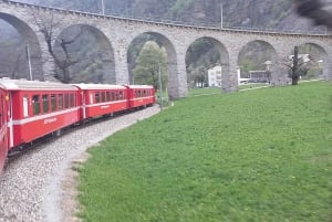 Desde Milán: Tren Bernina, Alpes suizos y excursión de un día a St. Moritz