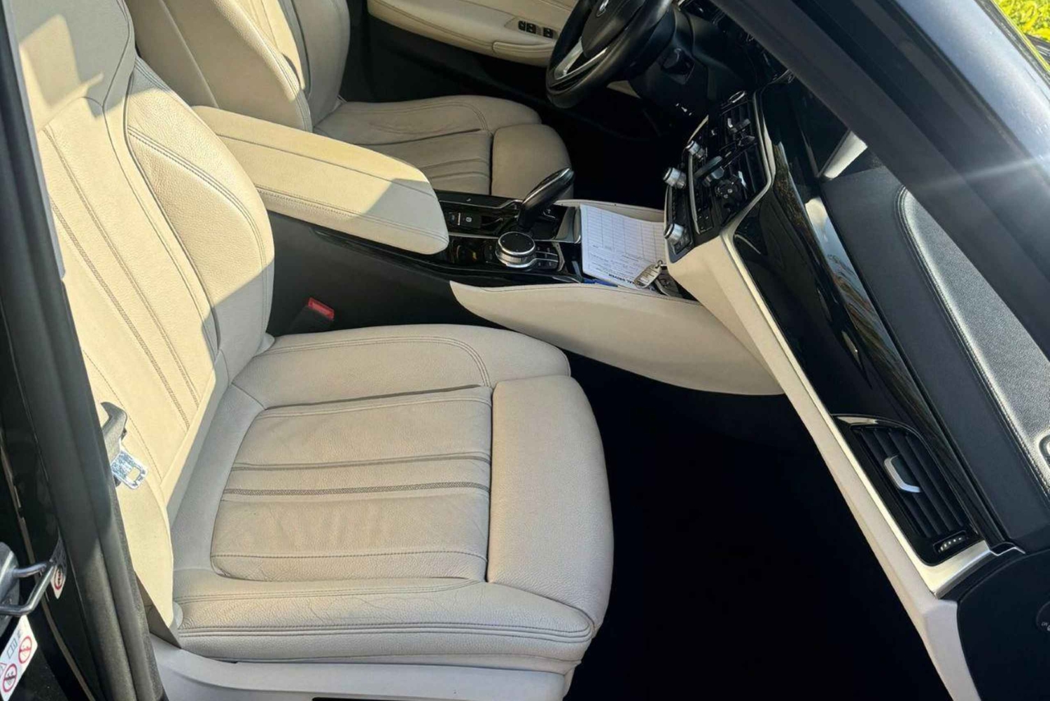 ミラノ中心部から：コモへのプライベート片道送迎