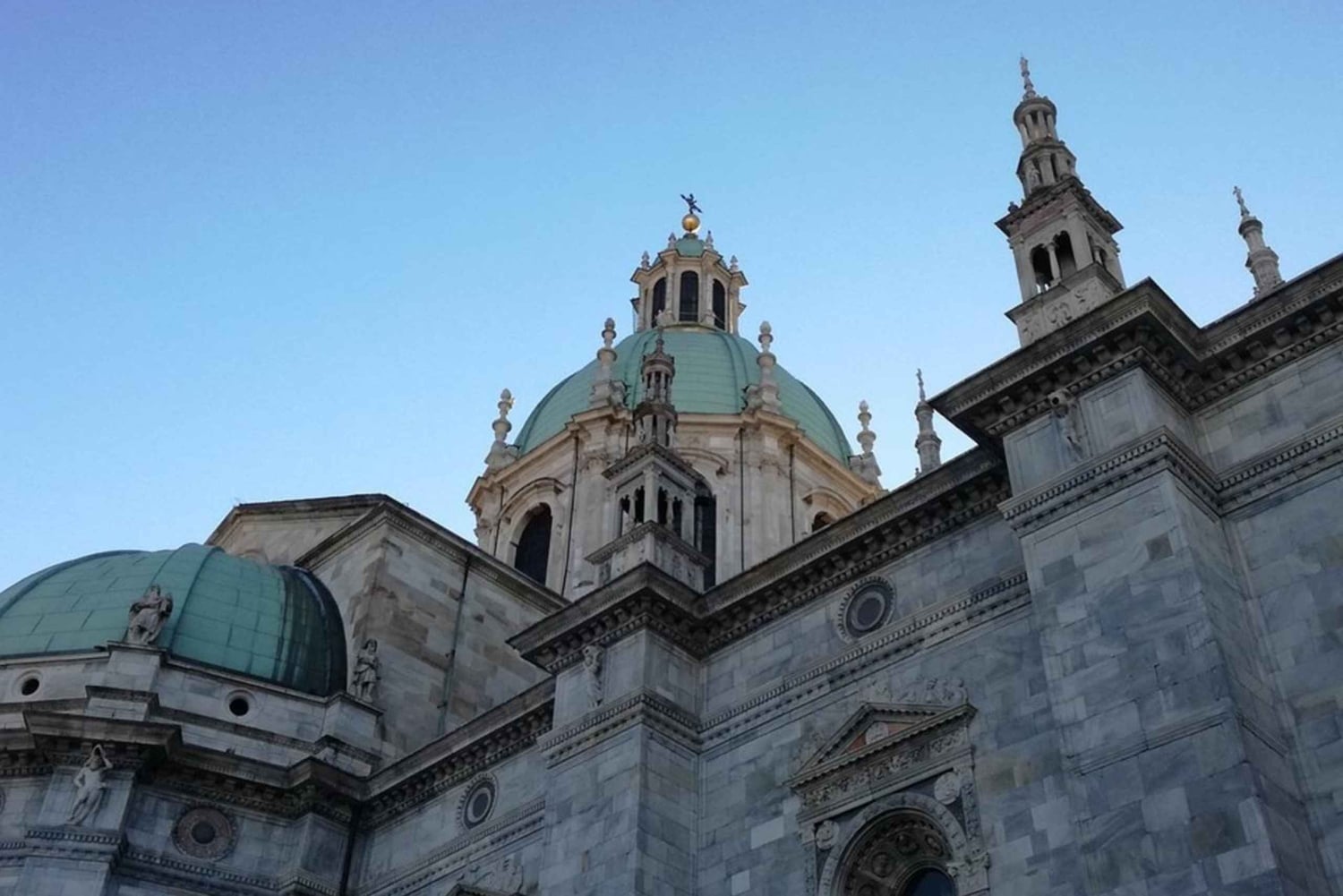 From Milan: Guided Tour of Como & Lake Como