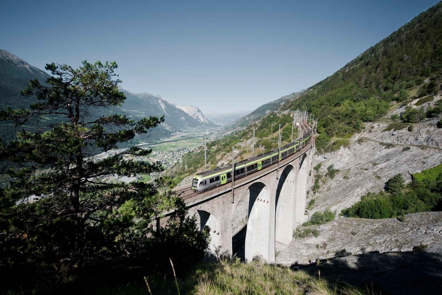 From Milan: Interlaken & Swiss Alps Day Trip