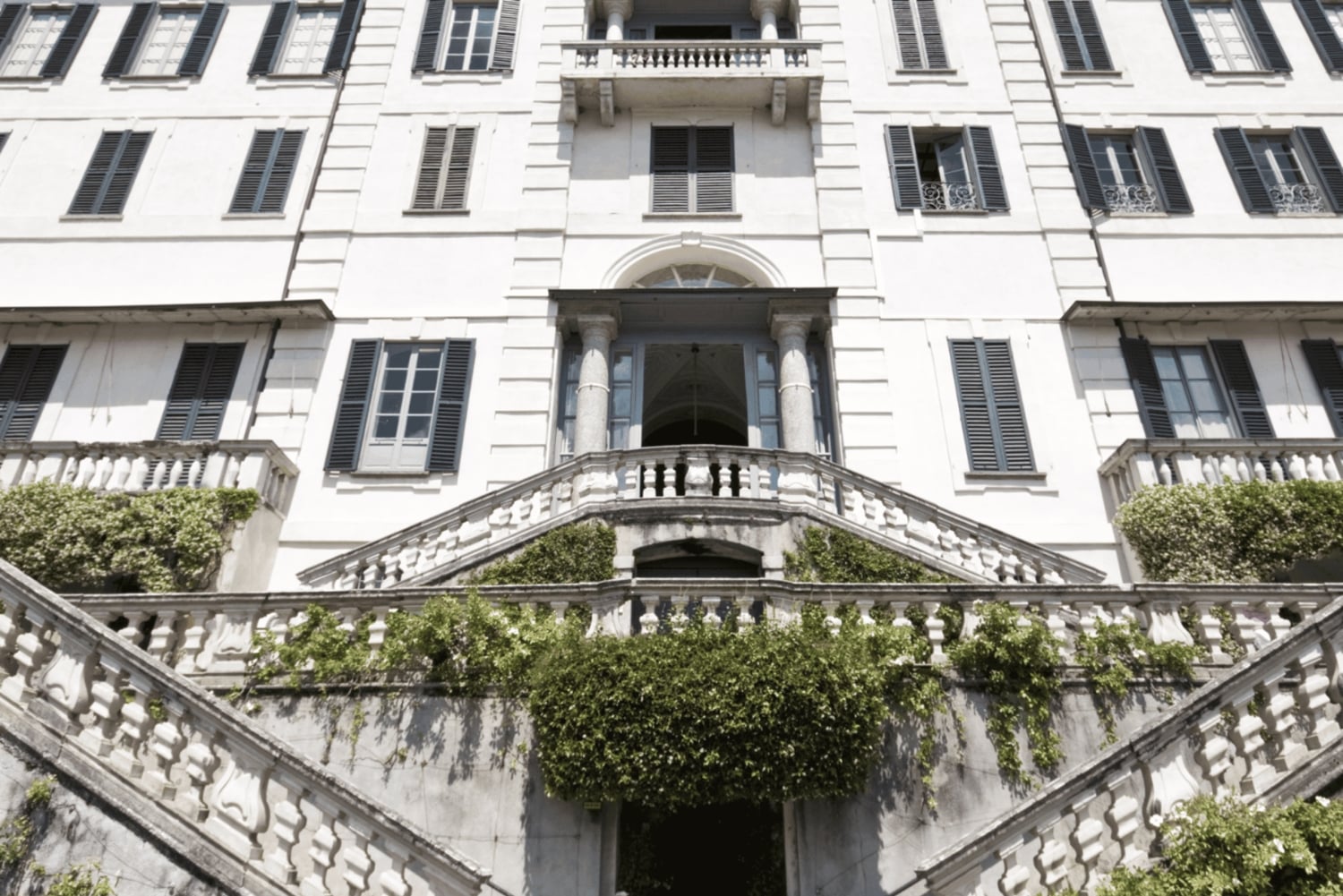 Från Milano: Villor vid Comosjön med färjor