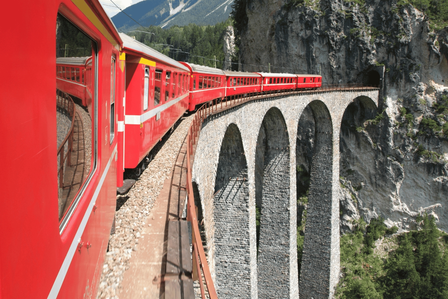 De Milão: Viagem de ida e volta do comboio vermelho Bernina para Saint Moritz