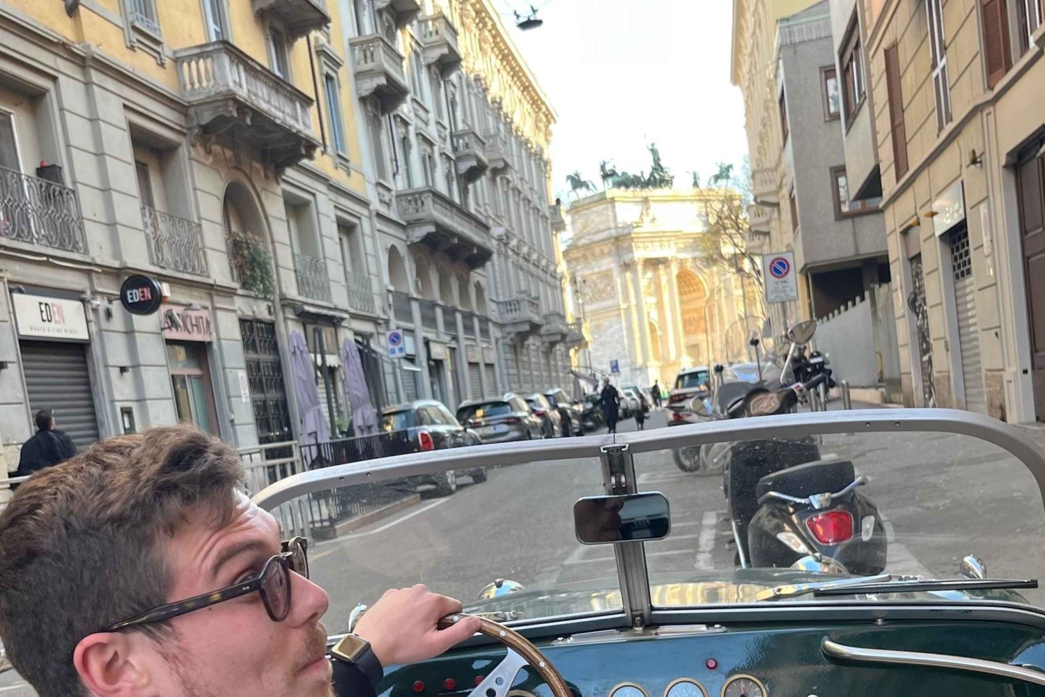 Från Milano: Rundtur i Monza och Villa Reale med en klassisk bil