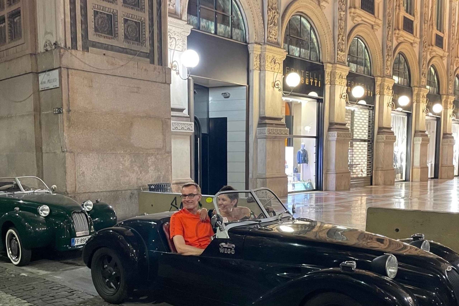 Från Milano: Rundtur i Monza och Villa Reale med en klassisk bil