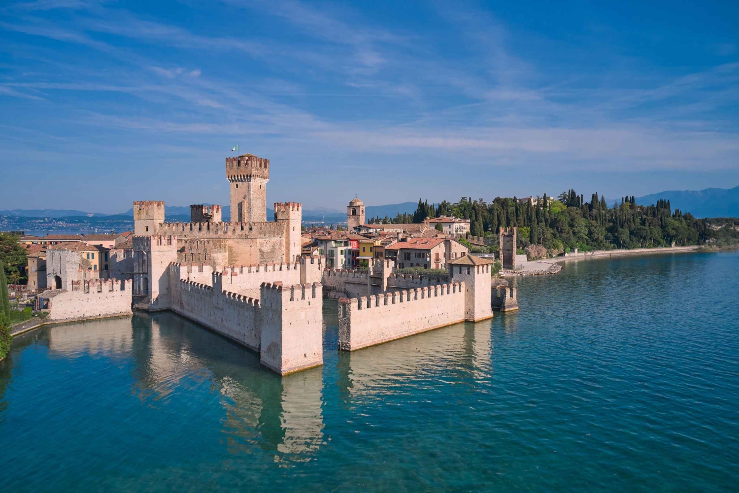 From Milan: Verona, Sirmione, Lake Garda Private Boat cruise