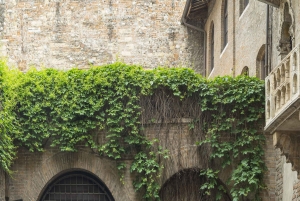 From Milan: Verona, Sirmione, Lake Garda Private Boat cruise