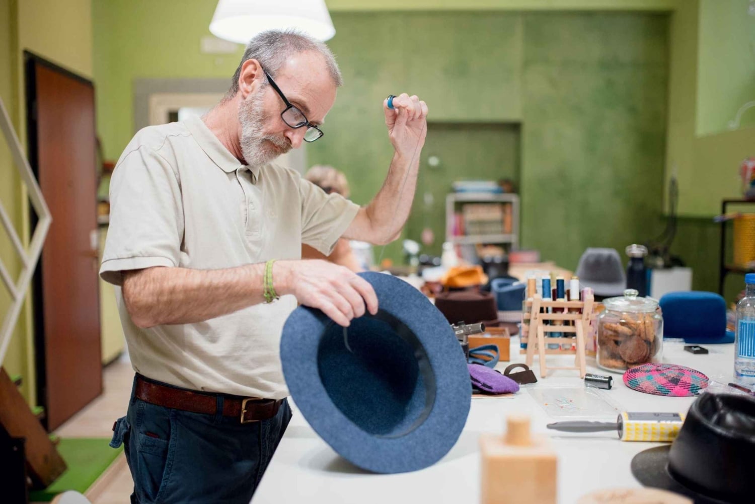 Italian Experience: Crea il tuo cappello Fedora a Milano