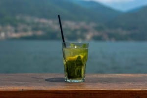 Lago Como: Aluguer de Vespa por um dia inteiro e espreguiçadeiras no Beach Club