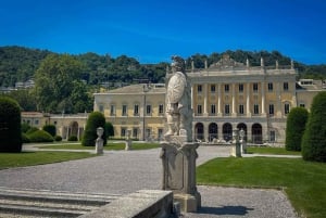 Lago Como: Aluguer de Vespa por um dia inteiro e espreguiçadeiras no Beach Club
