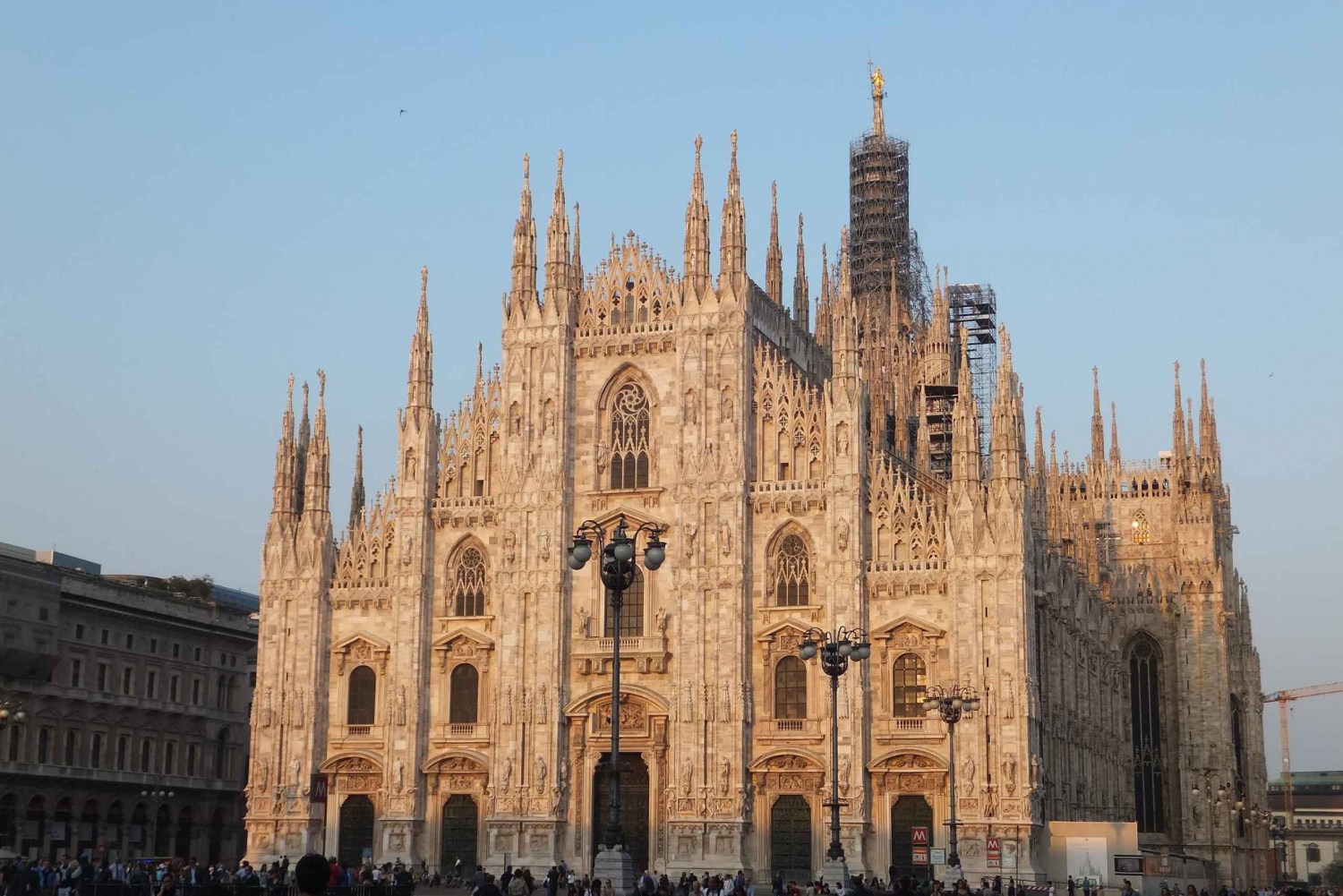 Milan Full-Day Private Sightseeing Tour and Cooking Class