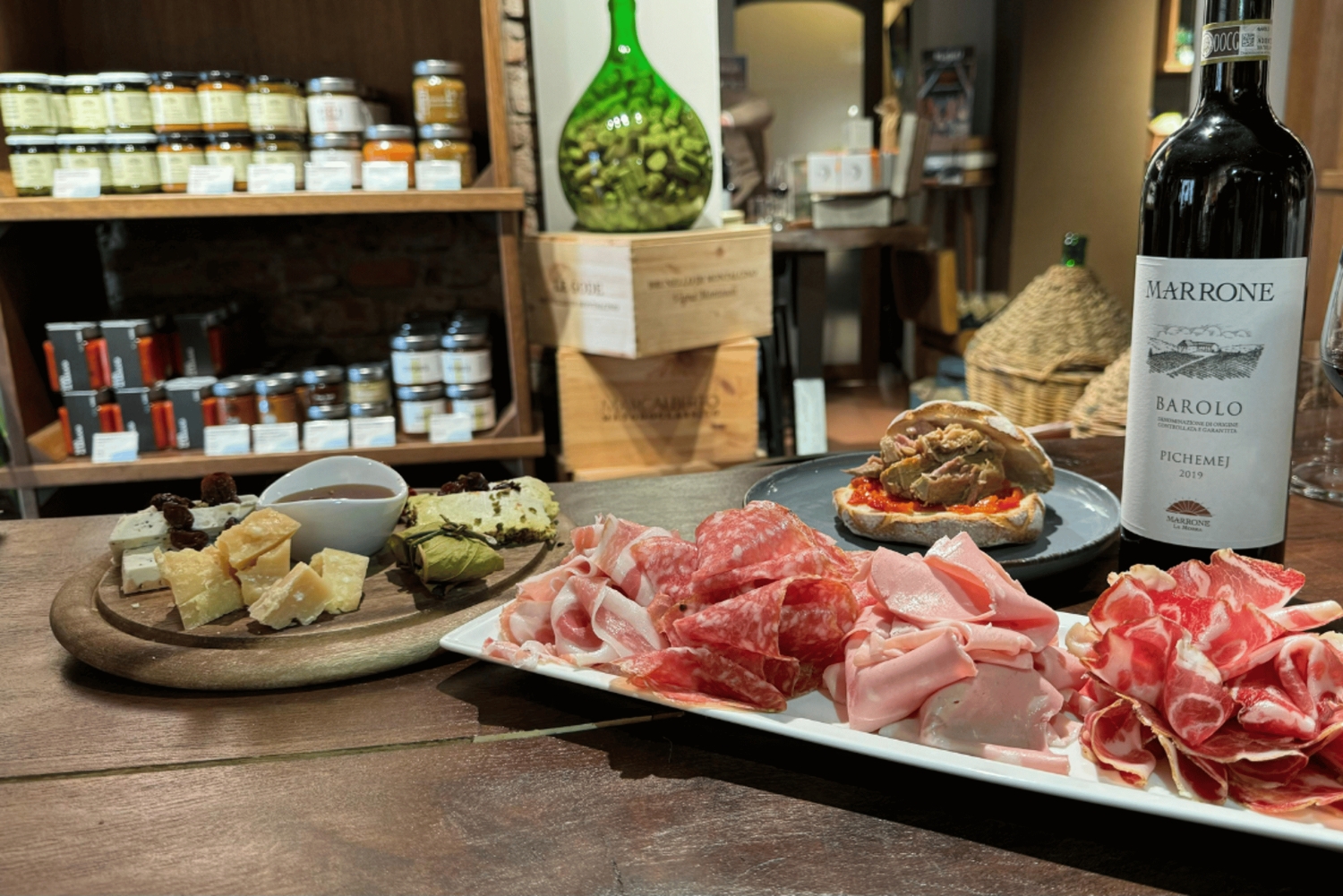 Milan: Aperitivo with Food Selection & a Glass of Wine