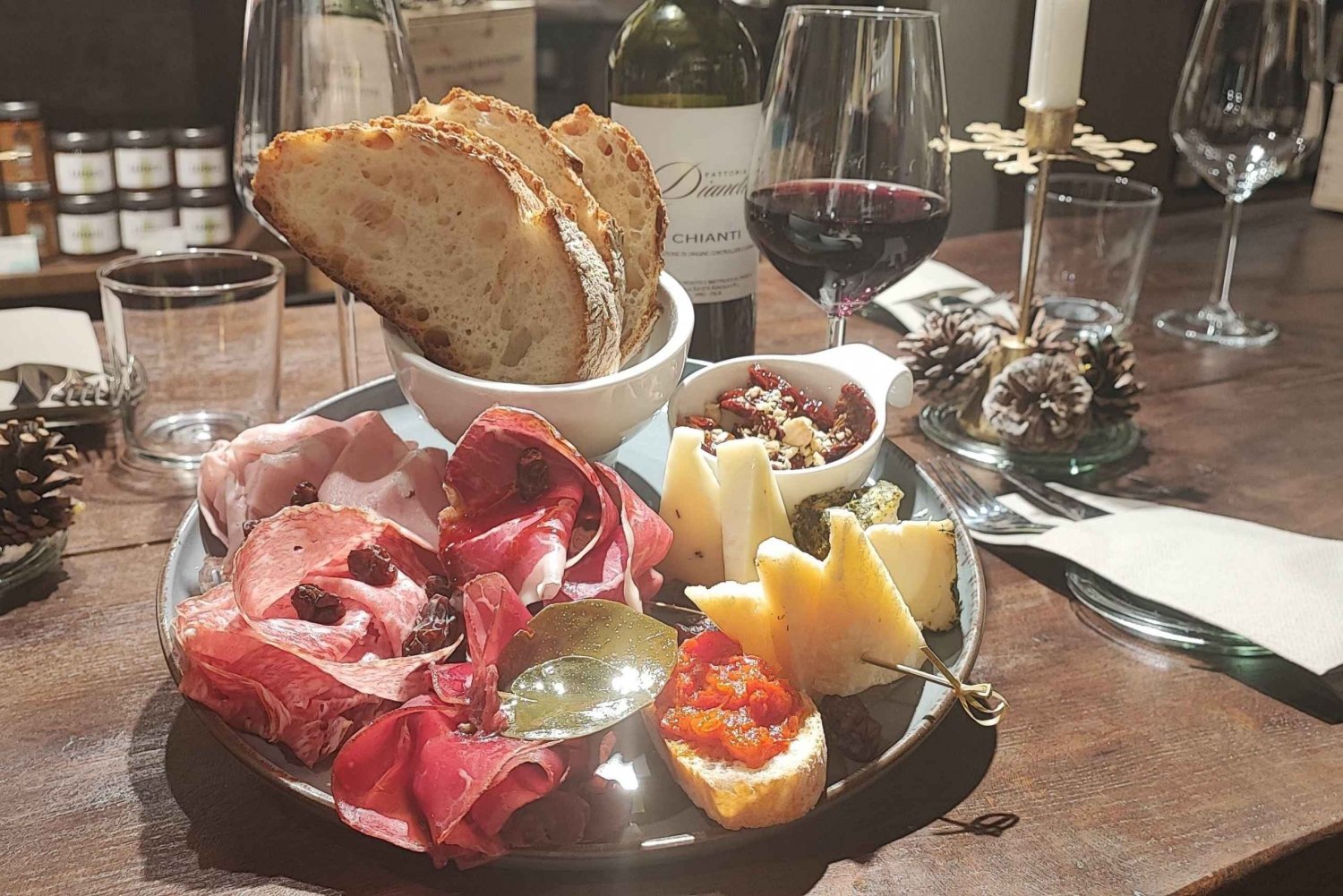 Milano: Aperitivo med smagstallerken og et glas vin