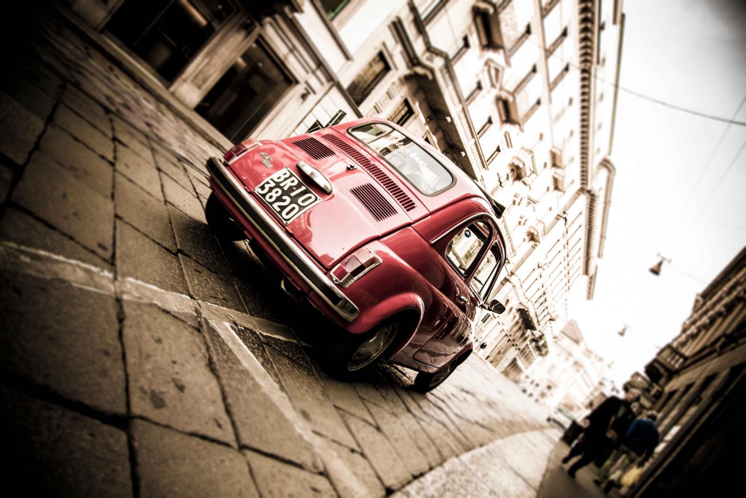 Milan: BIG Skyline Tour by Vintage Fiat 500 (2hs, 2 stops)