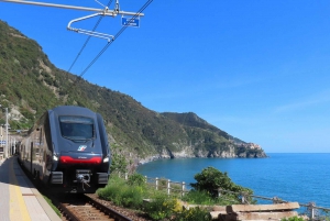Milan: Bus & Train ticket from/to Finalborgo
