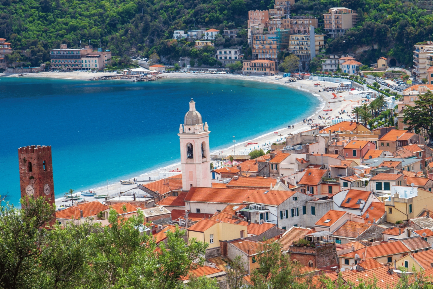 Mailand: Bus & Bahn Ticket von/nach Noli