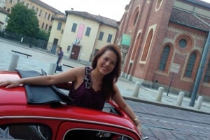 Milan: Central City Tour by Vintage Fiat 500 (2 hs, 2 stops)