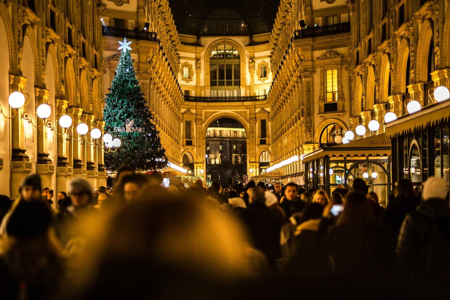 Milan: Christmas Walking Tour with a Local Guide
