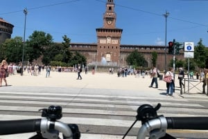 Milan: City Highlights Bike Tour