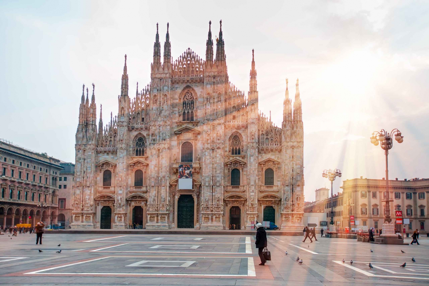 Milan: City walking tour in small group