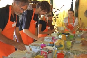 Milan: cooking class:Pasta, Ravioli, Gelato in a unique home