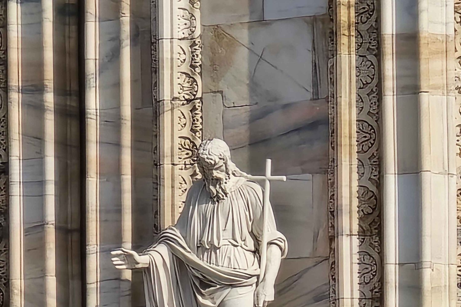 Milan: Duomo Angels and Demons Tour with Rooftop Access