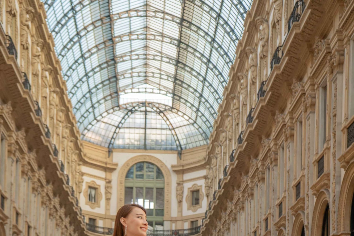 Milan: Duomo Square and Gallery Private Photo Shoot