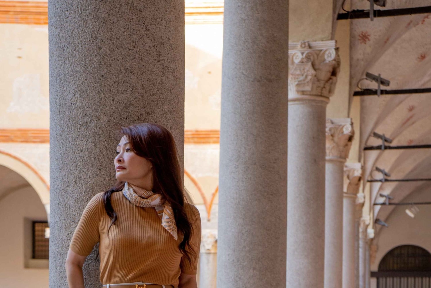 Milan: Duomo Square and Gallery Private Photo Shoot