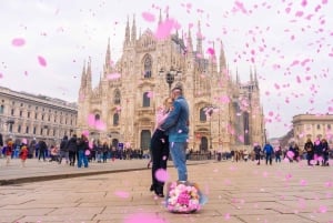 Milan: Duomo Square and Gallery Private Photo Shoot