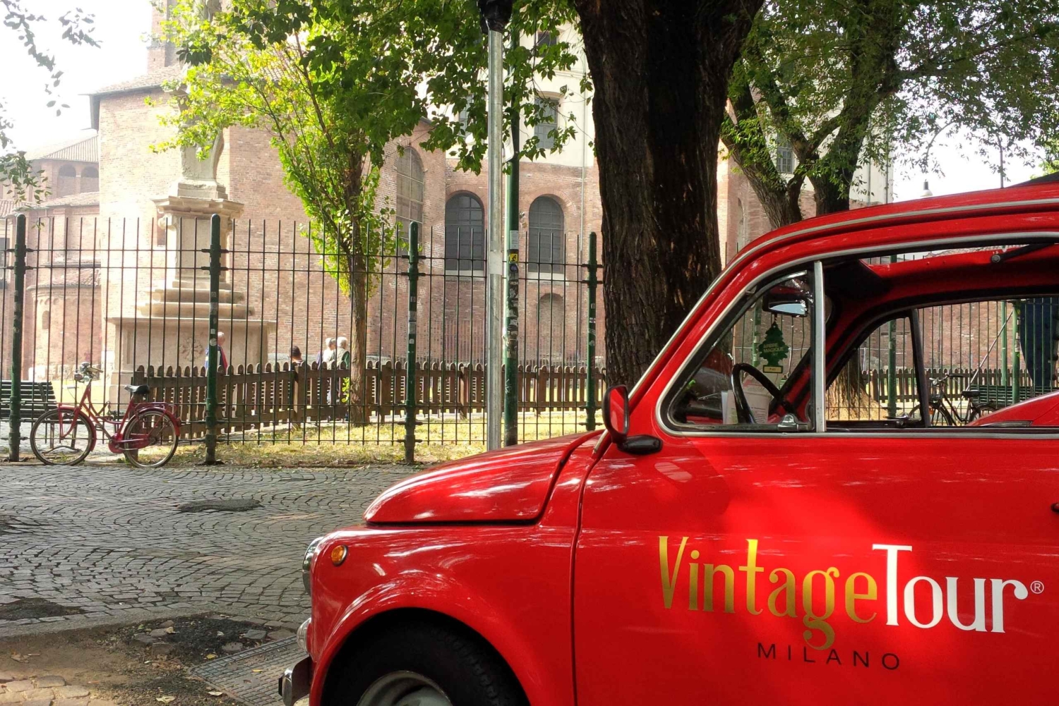 Milaan: Snelle rondrit per rode Fiat 500 (30 min, geen stop)