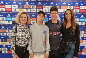 Estádio San Siro e Tour Futebolístico de Milão Experiência para Fãs