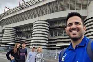 Estádio San Siro e Tour Futebolístico de Milão Experiência para Fãs