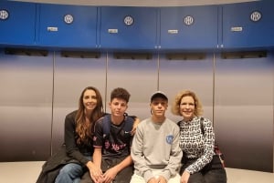 Estádio San Siro e Tour Futebolístico de Milão Experiência para Fãs