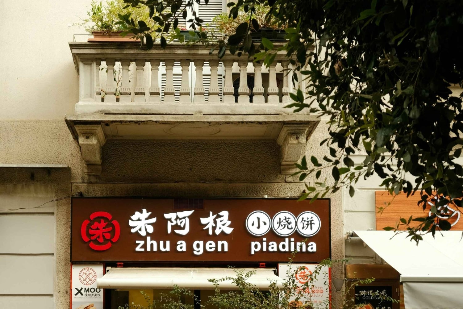 Milan: From Monumental Cemetery to Chinatown